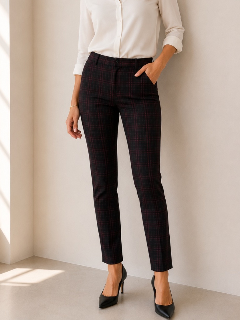 KUT from the Kloth Skinny Plaid Pants Size 8 Black Burgundy Stretch Business
